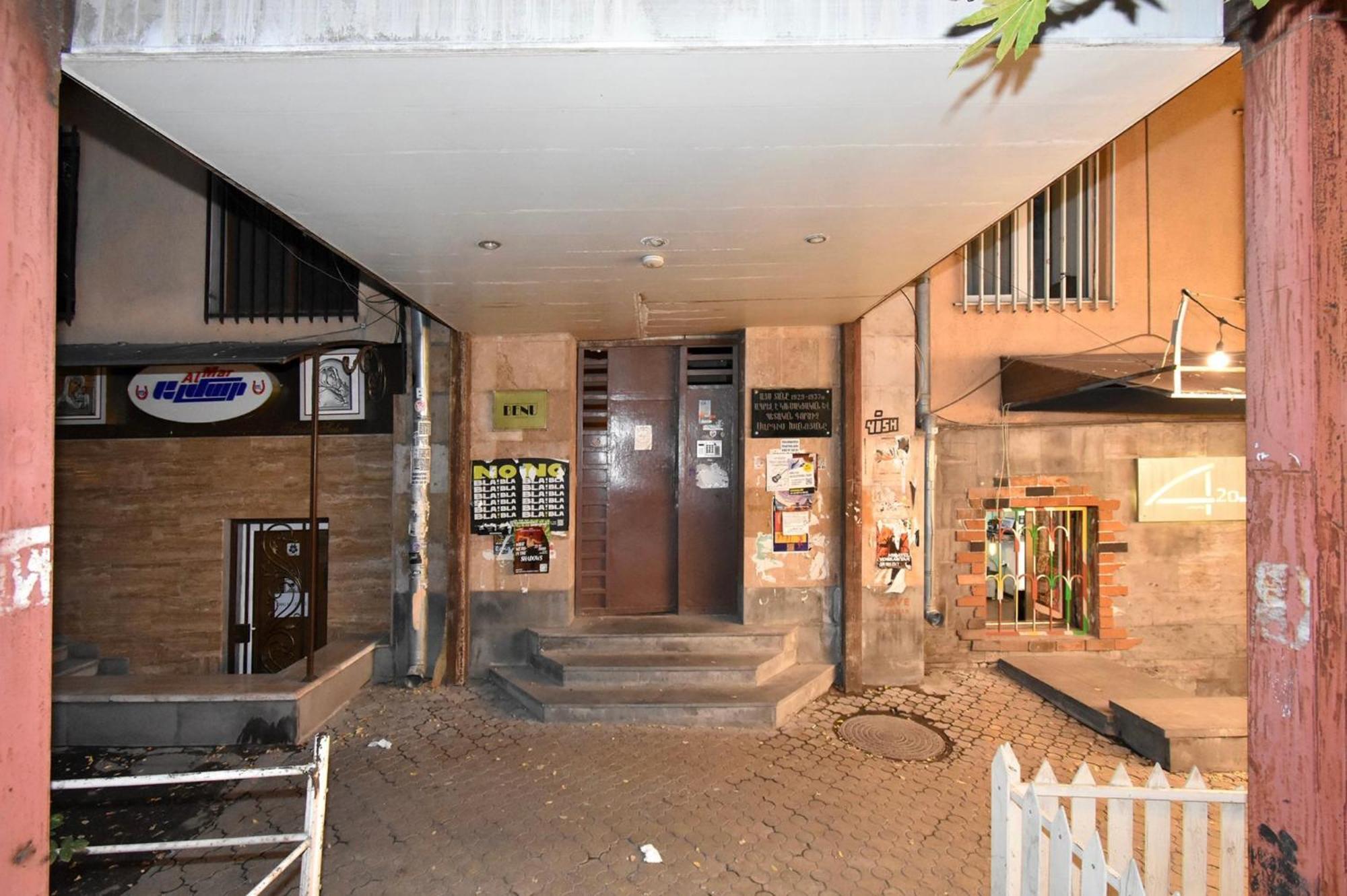 Hotel Costa Jerevan Exteriör bild