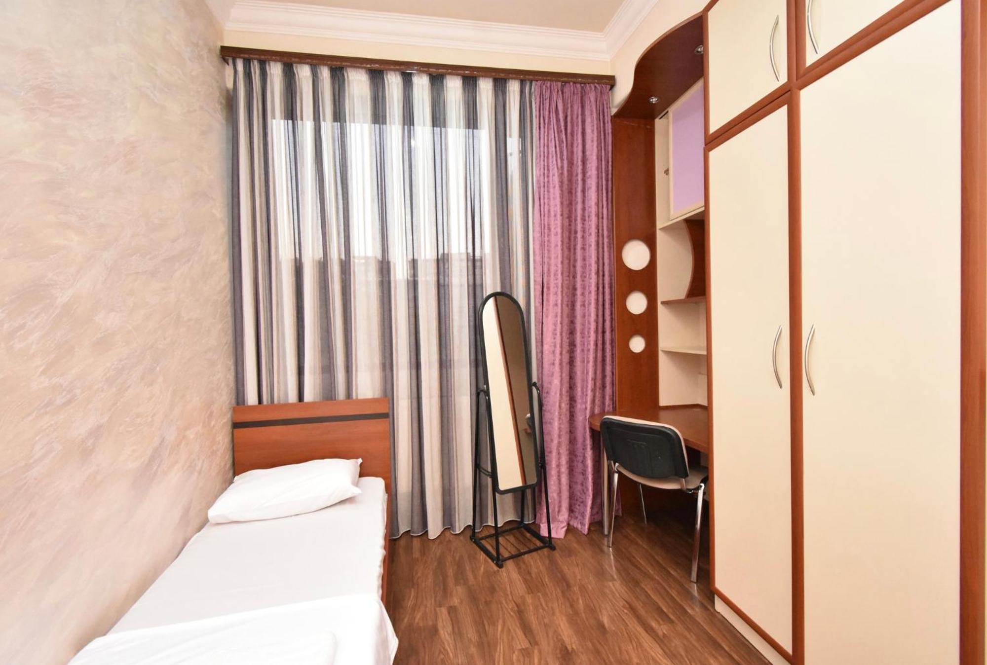 Hotel Costa Jerevan Exteriör bild
