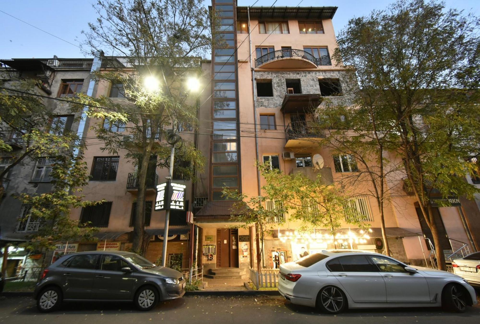 Hotel Costa Jerevan Exteriör bild