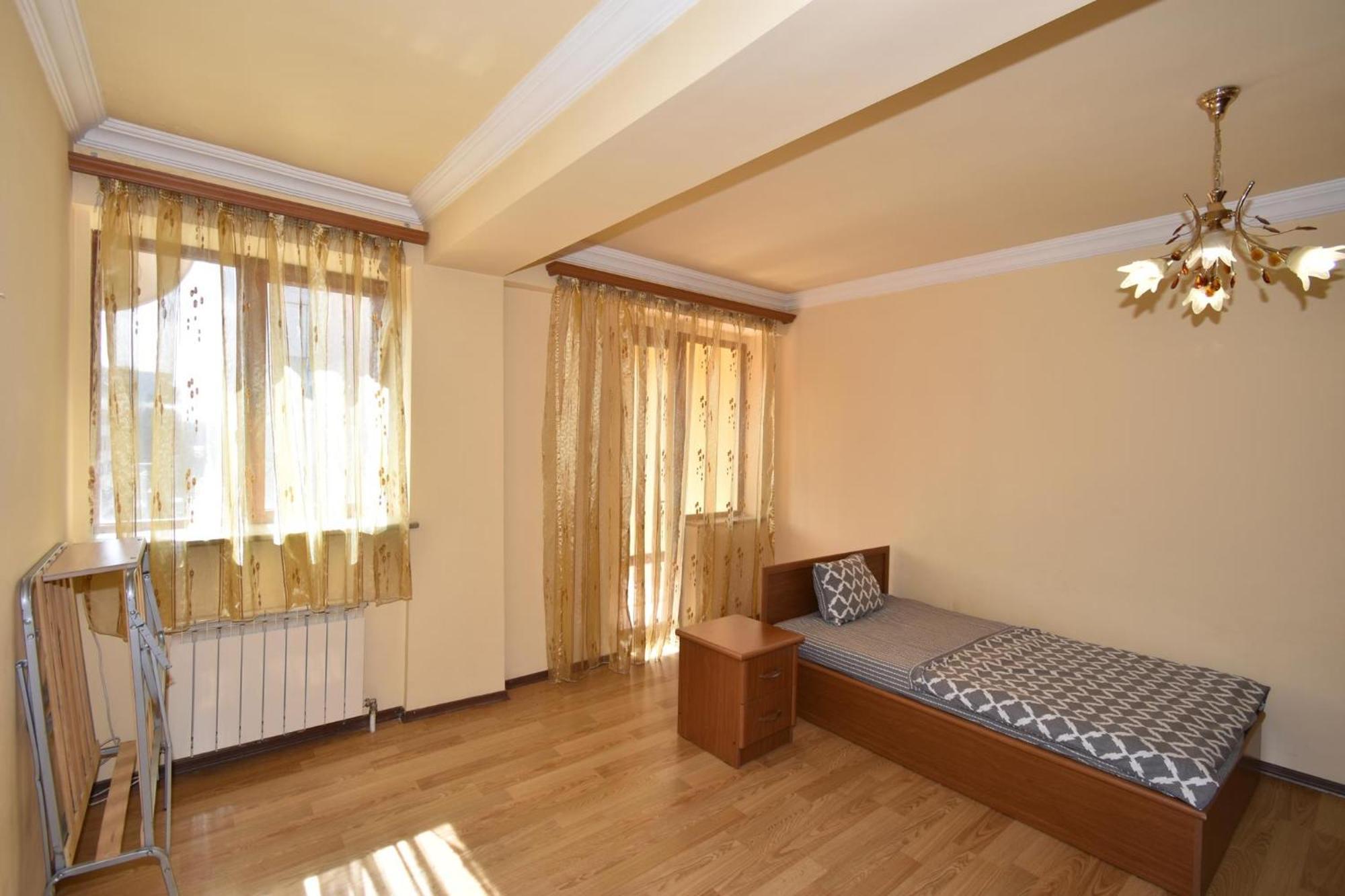 Hotel Costa Jerevan Exteriör bild